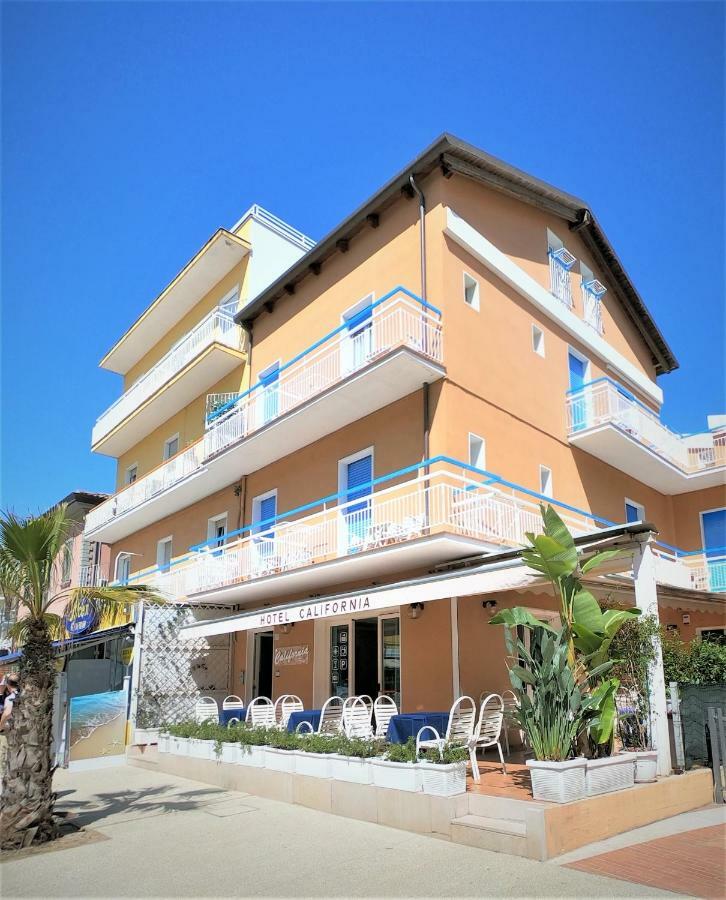 Hotel California กัตตอลิกา ภายนอก รูปภาพ